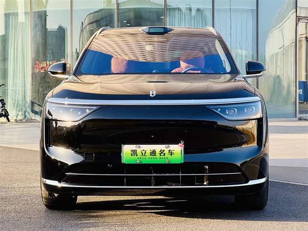 问界M8 2025款 增程 Max版 37kWh 6座版