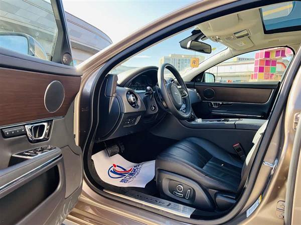 捷豹XJ 2016款 XJL 3.0 SC 两驱典雅商务版