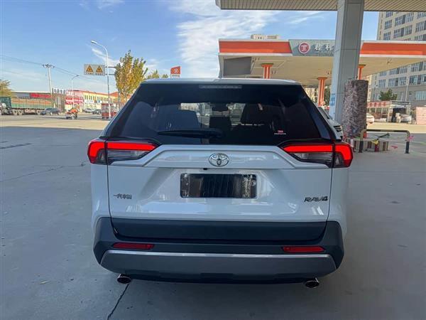 RAV4荣放 2021款 2.0L CVT两驱风尚PLUS版