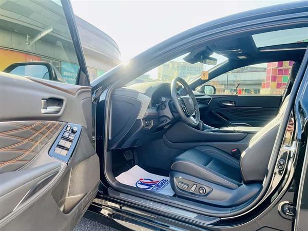 亚洲龙 2024款 双擎 2.5L XLE尊贵版