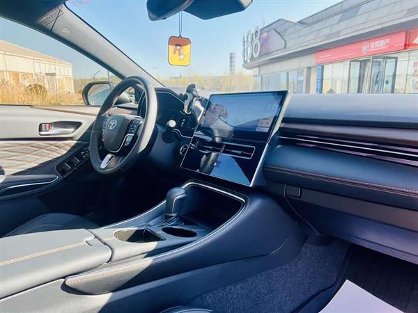 亚洲龙 2024款 双擎 2.5L XLE尊贵版