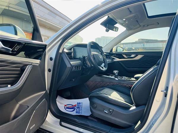 红旗HS5 2022款 改款 2.0T 智联旗享四驱版