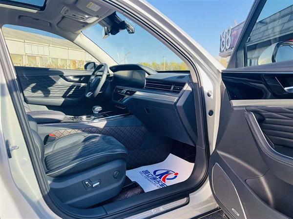 红旗HS5 2022款 改款 2.0T 智联旗享四驱版