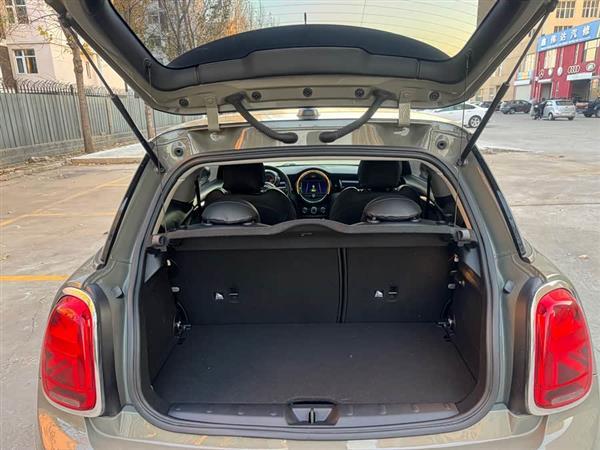 MINI 2019款 1.5T COOPER 经典派