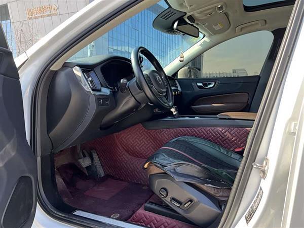 沃尔沃XC60 2020款 T5 四驱智逸豪华版