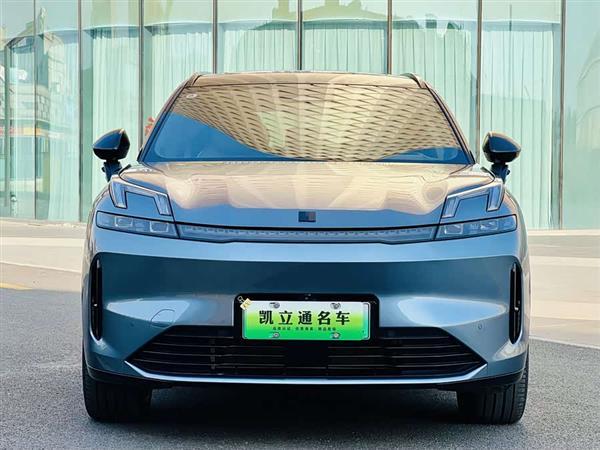 领克08 EM-P 2025款 220km 四驱性能Halo