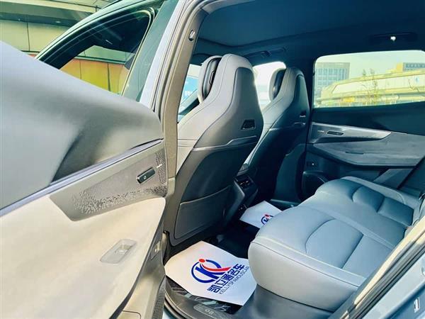 领克08 EM-P 2025款 220km 四驱性能Halo