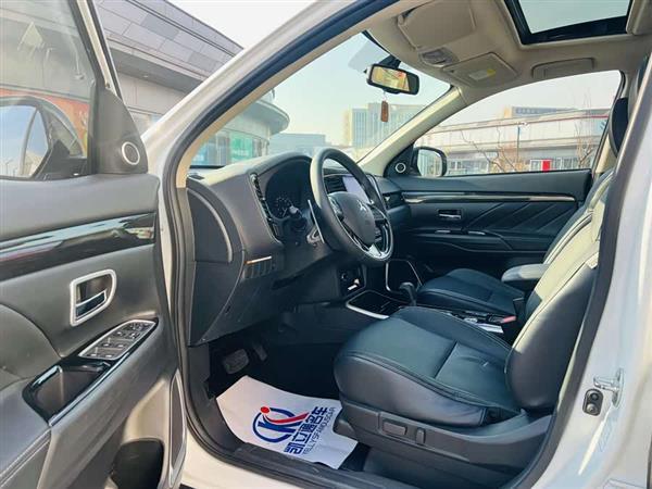 欧蓝德 2019款 2.4L 四驱致享版 5座 国V