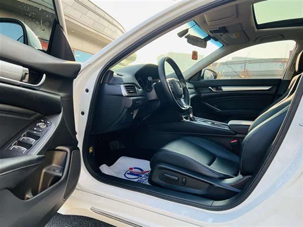 雅阁 2022款 260TURBO 豪华版