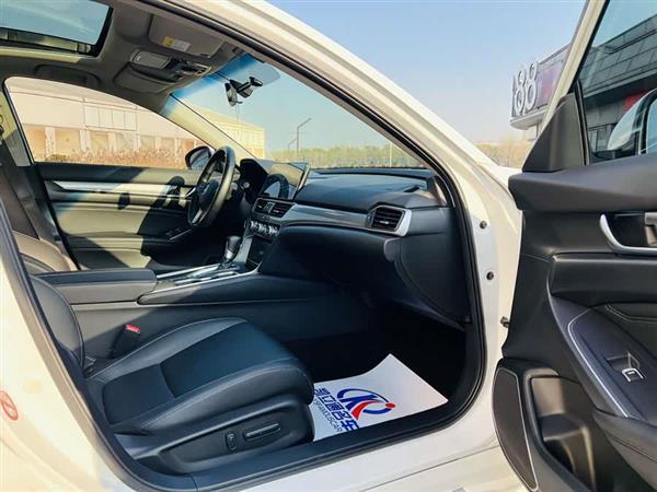 雅阁 2022款 260TURBO 豪华版