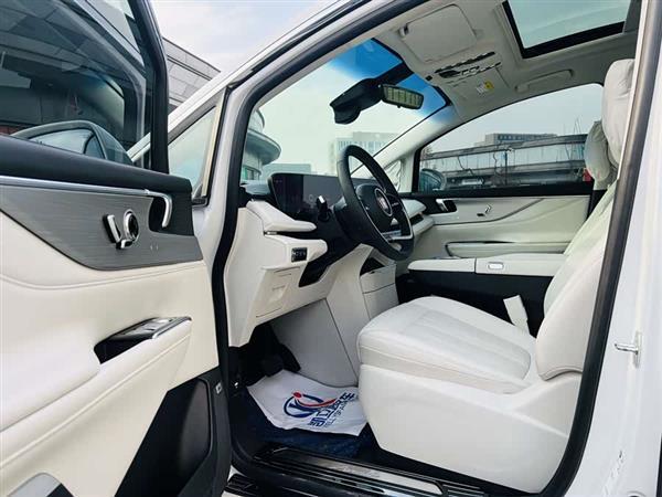 别克GL8新能源 2024款 陆尊 尊享版 7座