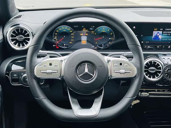 奔驰A级 2021款 A 200 L 运动轿车时尚型