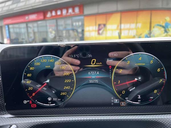 奔驰A级 2021款 A 200 L 运动轿车时尚型