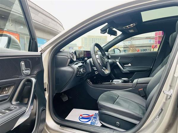 奔驰A级 2021款 A 200 L 运动轿车时尚型