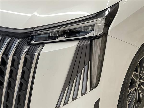 传祺M8 2024款 大师系列 400T 尊贵版