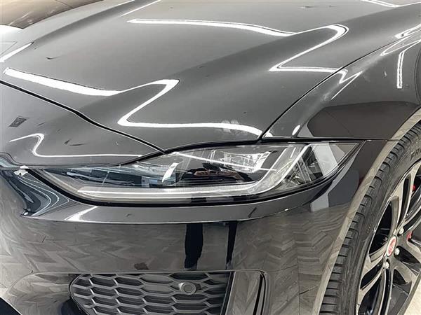 捷豹XEL 2023款 2.0T 250PS R-DYNAMIC S进取运动版