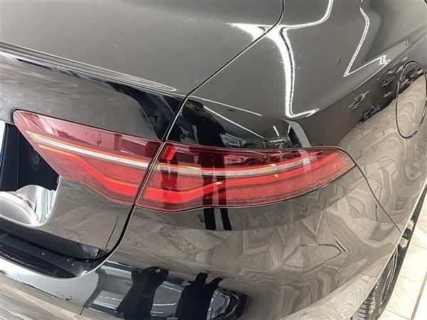 捷豹XEL 2023款 2.0T 250PS R-DYNAMIC S进取运动版