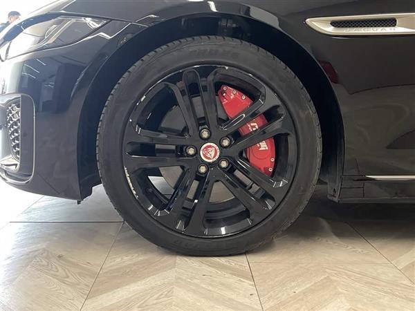 捷豹XEL 2023款 2.0T 250PS R-DYNAMIC S进取运动版