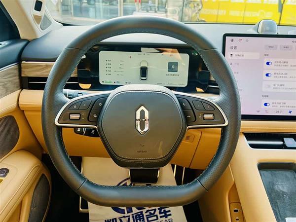 问界M5 2022款 增程四驱至臻版