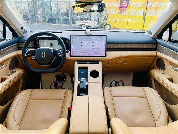 问界M5 2022款 增程四驱至臻版