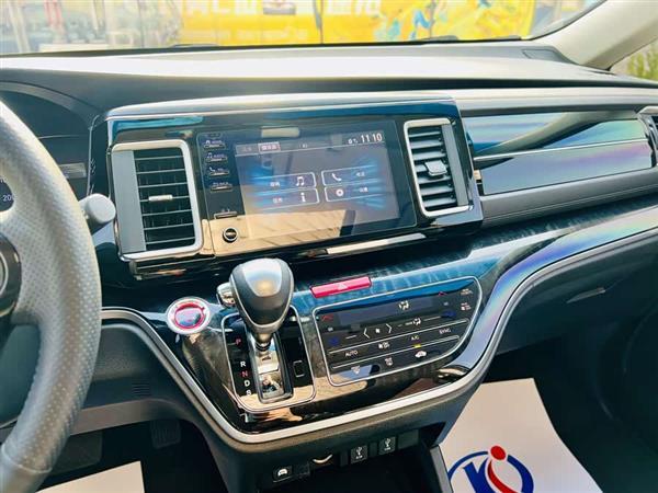 艾力绅 2019款 2.0L 混动豪华版