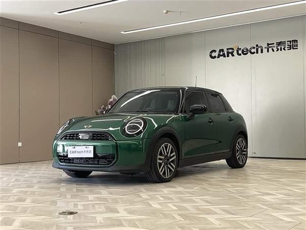 MINI 2025款 1.5T COOPER 经典派 五门版