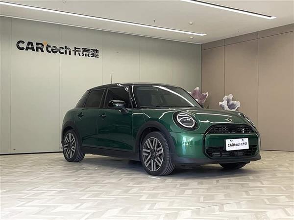 MINI 2025款 1.5T COOPER 经典派 五门版