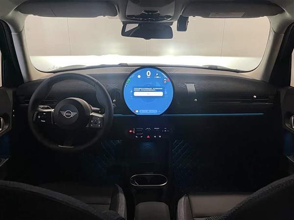MINI 2025款 1.5T COOPER 经典派 五门版