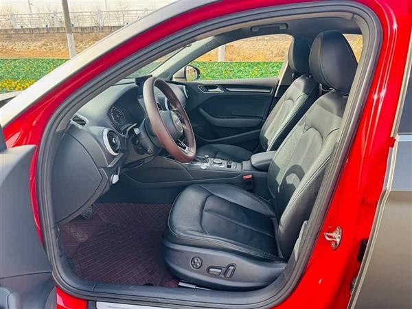 奥迪A3 2018款 30周年年型 Limousine 40 TFSI 风尚型