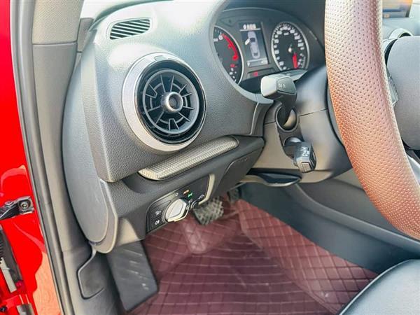 奥迪A3 2018款 30周年年型 Limousine 40 TFSI 风尚型