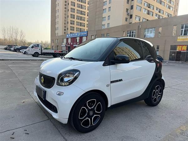 smart fortwo 2019款 0.9T 66千瓦硬顶先锋版 国VI