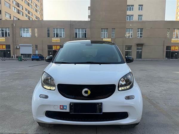 smart fortwo 2019款 0.9T 66千瓦硬顶先锋版 国VI