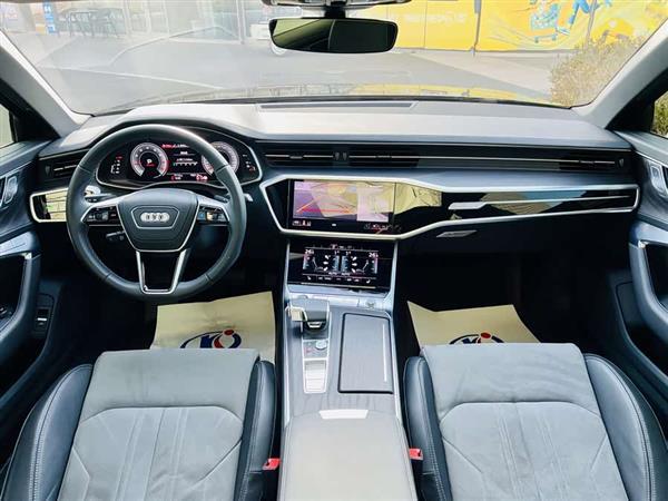 奥迪A6L 2024款 45 TFSI quattro 臻选动感型