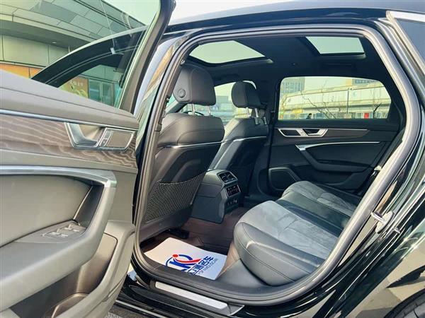 奥迪A6L 2024款 45 TFSI quattro 臻选动感型