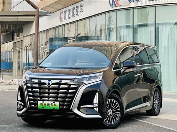 腾势D9 2022款 DM-i 970 四驱尊荣型