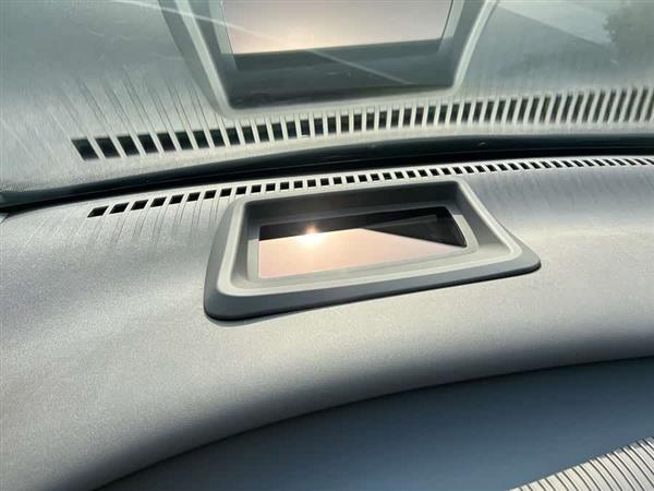 腾势D9 2022款 DM-i 970 四驱尊荣型