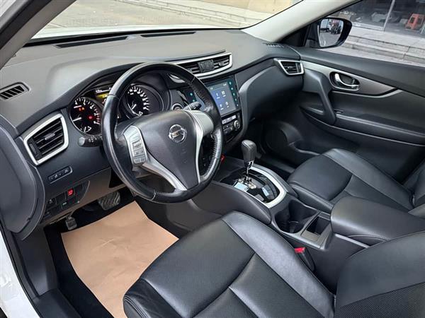 奇骏 2015款 2.0L CVT舒适MAX版 2WD