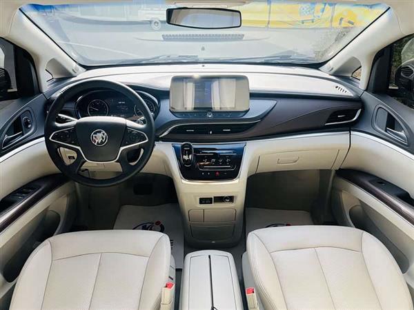 别克GL8 2022款 陆上公务舱 652T 舒适型