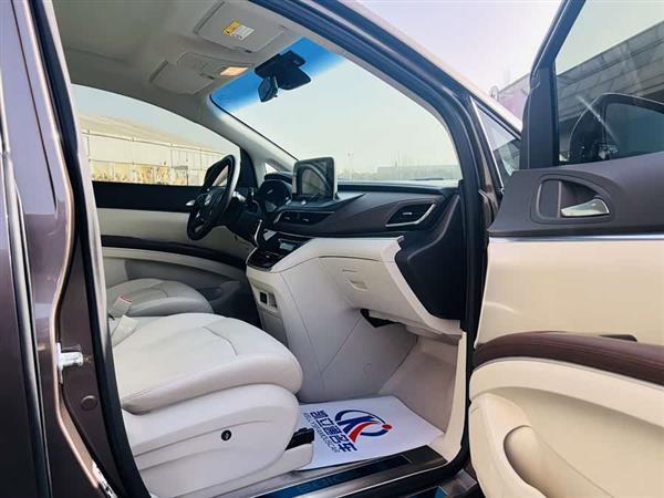 别克GL8 2022款 陆上公务舱 652T 舒适型