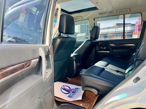 帕杰罗(进口)V97 2018款 3.8L 中东版