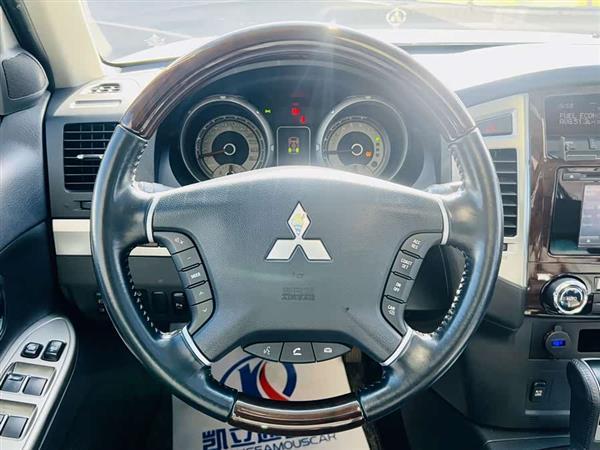 帕杰罗(进口)V97 2018款 3.8L 中东版