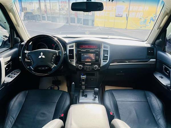 帕杰罗(进口)V97 2018款 3.8L 中东版