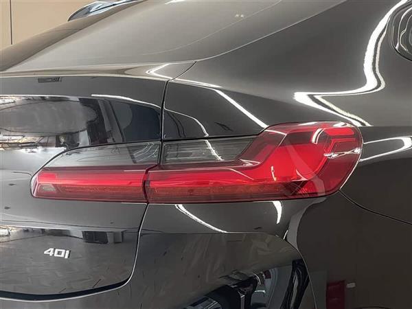 宝马X4 2022款 xDrive 25i M运动套装