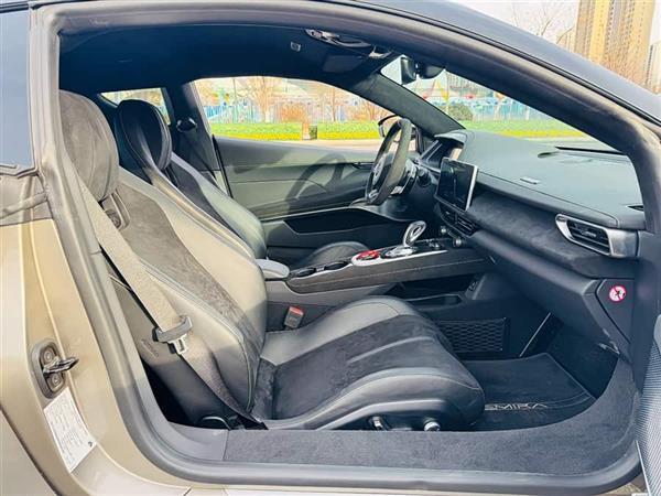 EMIRA 2021款 2.0T DCT First Edition