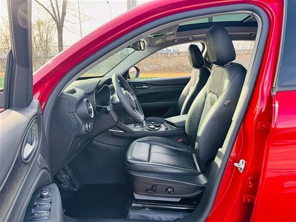 Stelvio斯坦维 2017款 2.0T 200HP 精英版