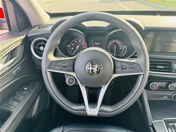 Stelvio斯坦维 2017款 2.0T 200HP 精英版