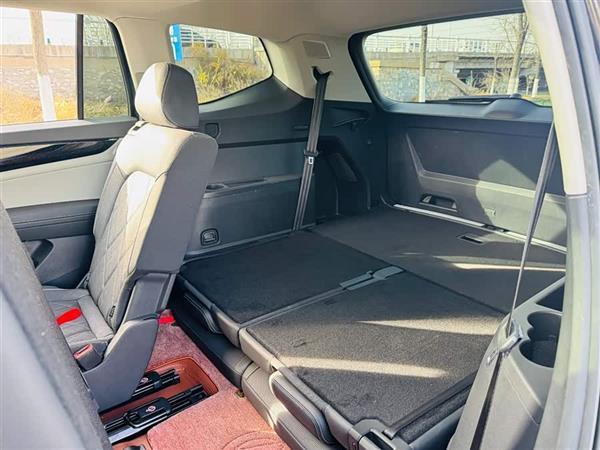 途昂 2022款 380TSI 四驱尊崇旗舰版