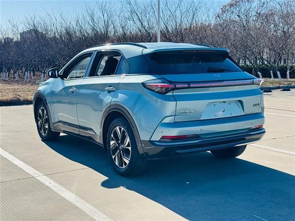 哪吒U 2022款 智400 磷酸铁锂