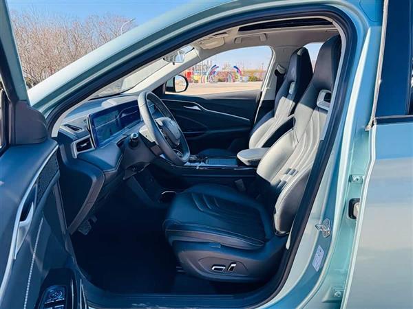 哪吒U 2022款 智400 磷酸铁锂