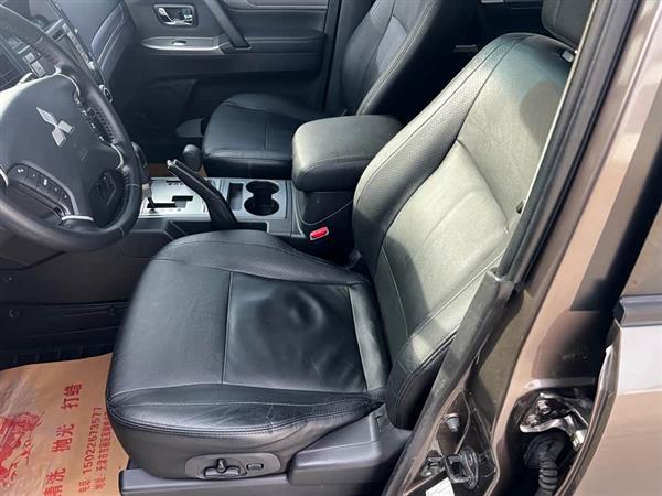 帕杰罗(进口) 2014款 3.0L 精英版